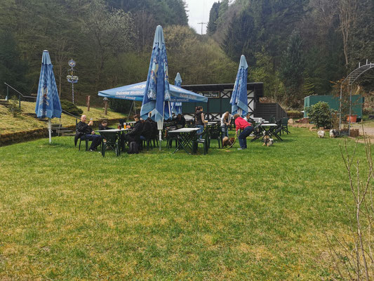 Der wunderschöne Biergarten.