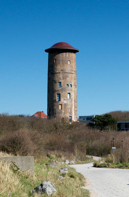 Ein markantes Gebäude am Ende des Weges - der Wasserturm