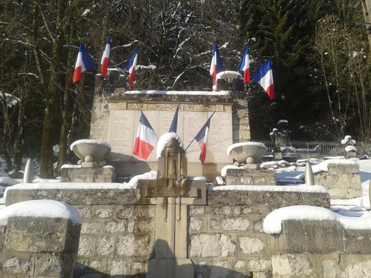 Monument aux morts Montbenoit