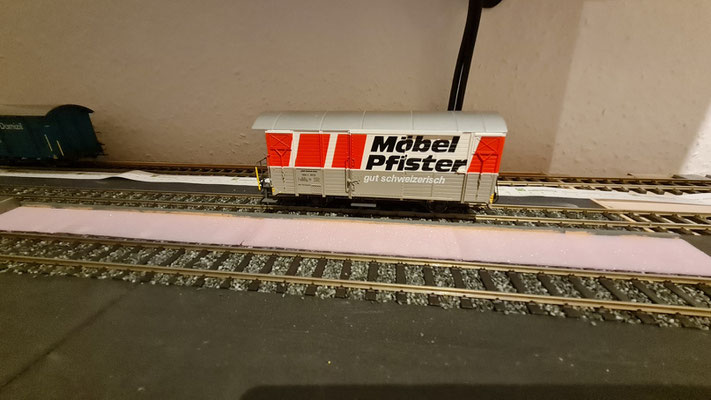 Güterwagen steht zu Probe