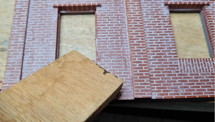 Mit einem Holz "nachgeschabt"