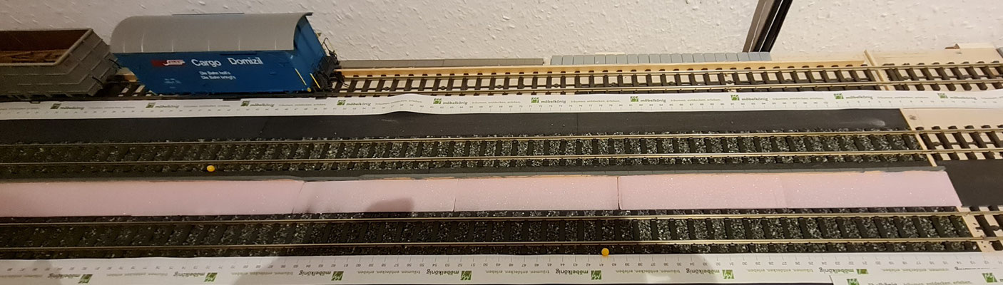 Bahnsteigunterfütterung eingelegt
