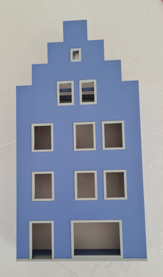 Das Fenstergesims wurde aufgebracht