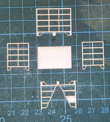 Einzelne Bauteile vor der Bastelei