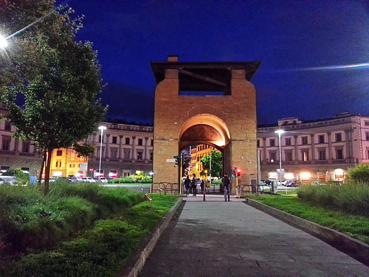 I dintorni: Piazza Beccaria / The surroundings: Piazza Beccaria