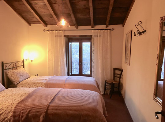 Schlafzimmer 2