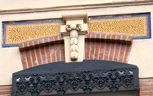 Rue du Capitaine Escudié (angle Claire Pauilhac). G. Masquet et fils, architectes 1910