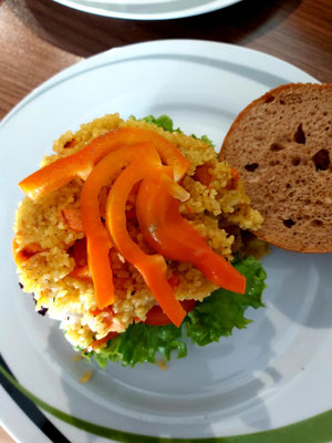 Den Bürger und Paprikastreifen drauf