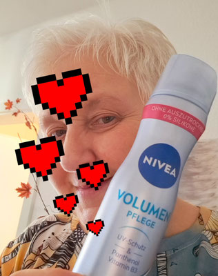 Zum Schluss das Haarspray drauf und ich bin zufrieden