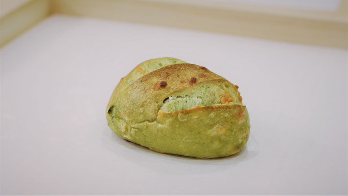 抹茶とホワイトチョコ 250円　伏見町今川茶舗の抹茶の味と香りにホワイトチョコを合わせた幸せに浸れる一品【アレルギー：乳・小麦】