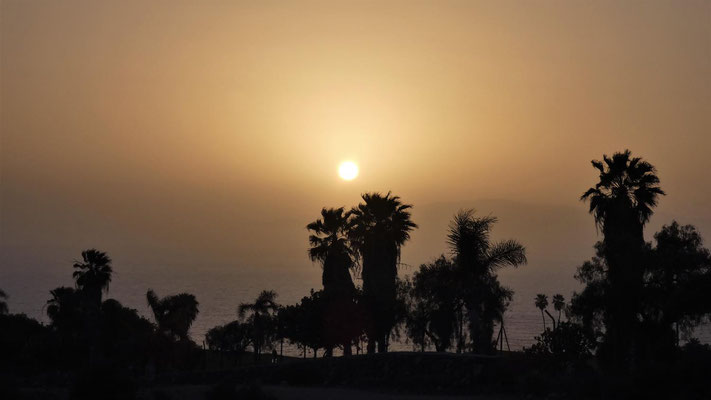Sonnenuntergang über Gomera bei Calima Wetterlage