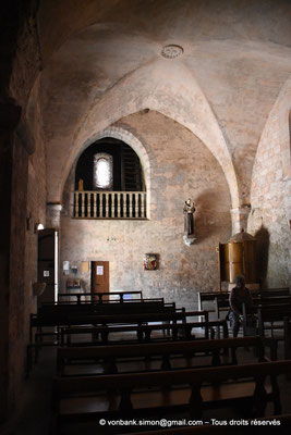 [NU923-2022-4265] 12 - La Couvertoirade - Église Saint-Christol : Mur Ouest - Tribune située dans le clocher (tour carrée)