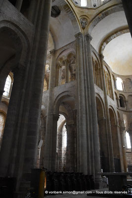 [NU923-2022-4351] 12 - Conques - Eglise abbatiale Sainte-Foy : Croisée du transept - Archange Gabriel