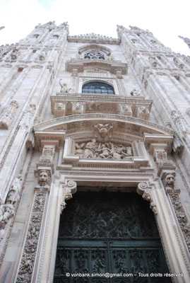 [NU908-2015-0705] Milan - Duomo : Façade (détail)