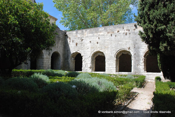 [NU003-2017-071] 13 - La Roque d'Anthéron - Abbaye de Silvacane : Cloître