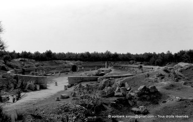 [NB016-1981-07] Carthage (Carthago) : Amphithéâtre - Arène