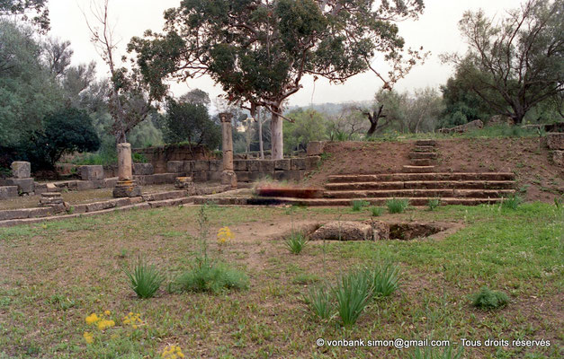 [C002-1990-00a] Tipasa de Maurétanie : Temple anonyme