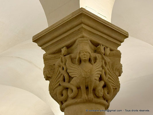 Lecce - Duomo - Crypte : Chapiteau (détail)