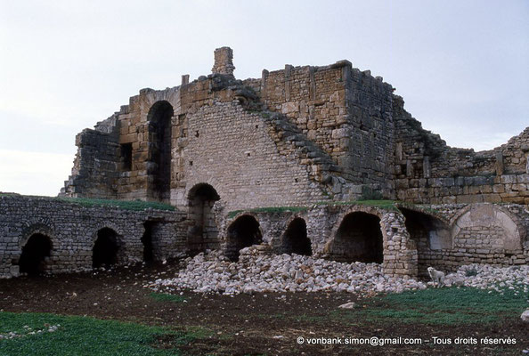 [034-1983-21] Aïn Hedja (Agbia) : Citadelle byzantine - Intérieur