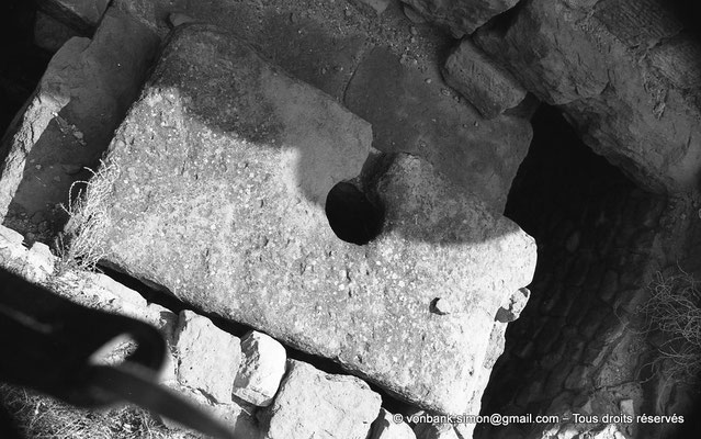 [NB042-1978-05] Timgad (Thamugadi) : Intérieur du fort - Latrine
