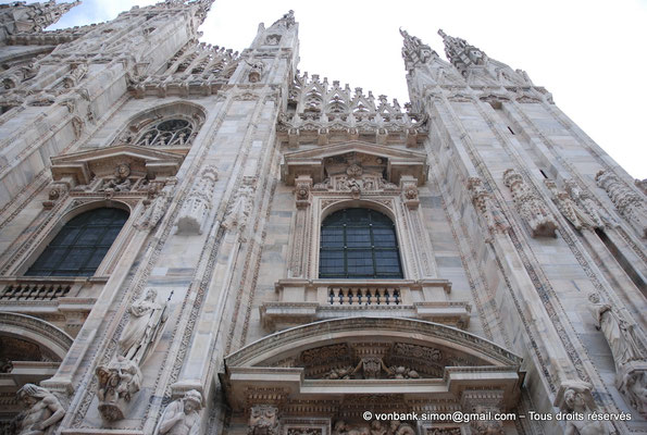 [NU908-2015-0708] Milan - Duomo : Façade (détail)