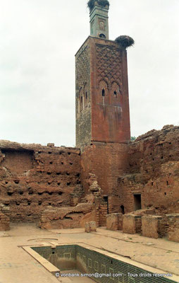 [C036-1993-05] Sala colonia - Chellah : Madrassa avec son minaret, sa cour centrale et son bassin