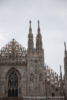 [NU908-2015-0642] Milan - Duomo : Façade (détail)