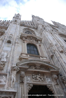[NU908-2015-0701] Milan - Duomo : Façade (détail)