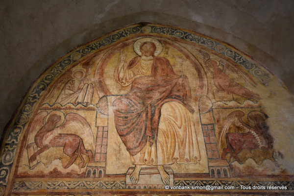 [NU926-2023-5647] 43 - Lavaudieu - Abbaye : Le Christ dans le tétramorphe -XII°- (registre supérieur de la fresque du réfectoire)