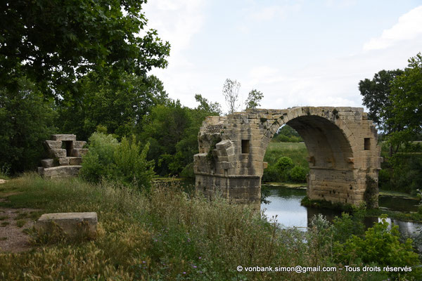 [NU926-2023-6139] Ambrussum : Pont Ambroix (vu depuis la rive droite - côté Villetelle -, face aval)