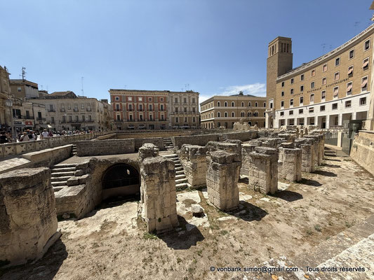 [NU929-2025-0641] Lecce - Amphithéâtre (vue partielle)
