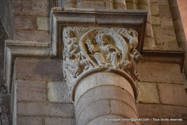 [NU926-2023-5544] 43 - Brioude - Basilique Saint-Julien - Chapiteau : Christ en Gloire