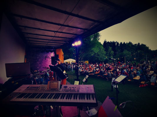 Live / Sportplatz Weinburg / 2021