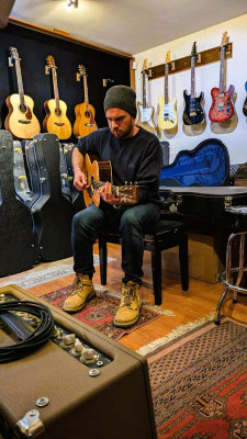 Guitar Shop / Budapest / 2023