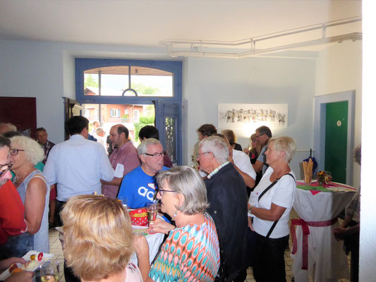 Vernissage Besucher