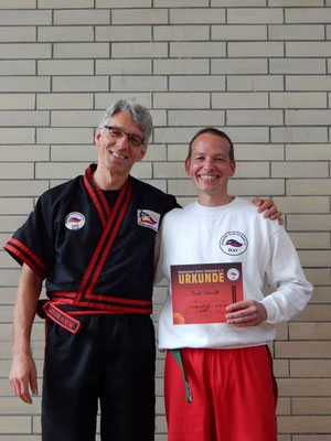 Erfolgreiche Prüfung zur 2. Klase Blaugurt bei Master Ingo Hutschenreuther 6. Dan Modern Arnis, Langenselbold
