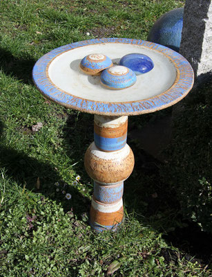 Keramikvogeltränke, Dekor Santorin ø ca. 50 cm, h ca. 75 cm 