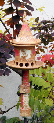 Keramik frostfest, Futterhausstele klein Dekor Granatapfel,mit 4 Keramikelementen, Edelstahlmanschette  , Futterhaus ø Futterteller ca. 17 cm, Höhe ca. 26 cm
