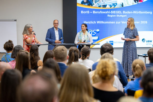 Bei der Verleihungsfeier im Gebäude der IHK-Stuttgart sprachen Vertreter verschiedener Wirtschaftsverbände.