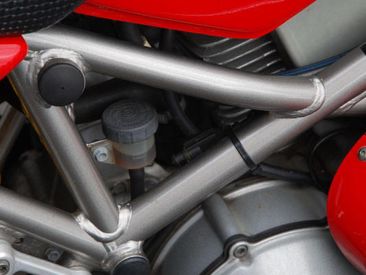 sablage cadre de moto carrosserie auto pièces moteur  - Décap'R