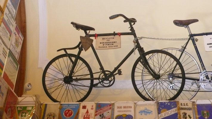 Madonna del Ghisallo biciclette votivi (b.militare della guerra 1914-18)