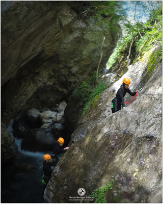 Passage en via ferrata dans le canyon du Fournel