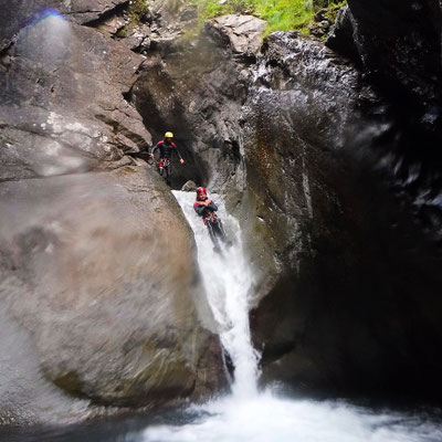 canyoning canyonisme à briançon serre chevalier dans les hautes alpes activité été