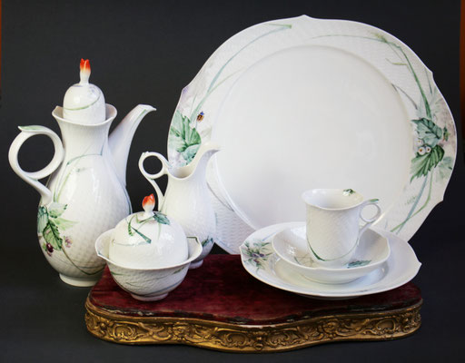 Kaffeeservice Meissen, Wellenspiel Relief, Waldflora mit Insekten, Sabine Wachs