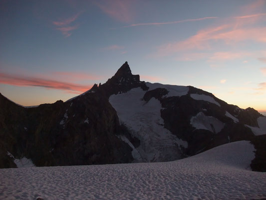 Sattel unter Wellenkuppe-Blick Zinalrothorn-3600m