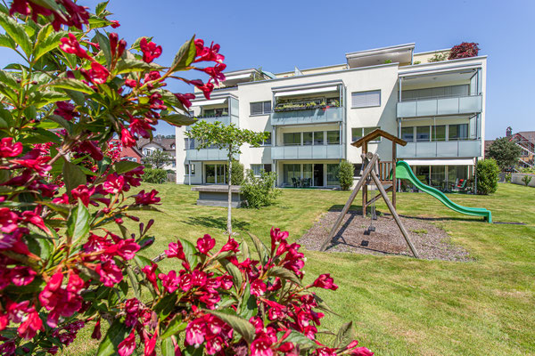 Weitläufige, gepflegte Gartenanlage