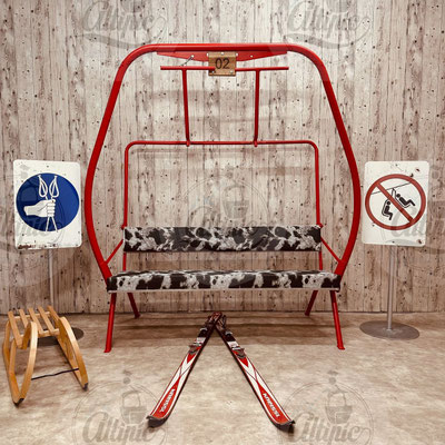 Location pack télésiège rouge 3 places pour decor montagne chalet évènement noel