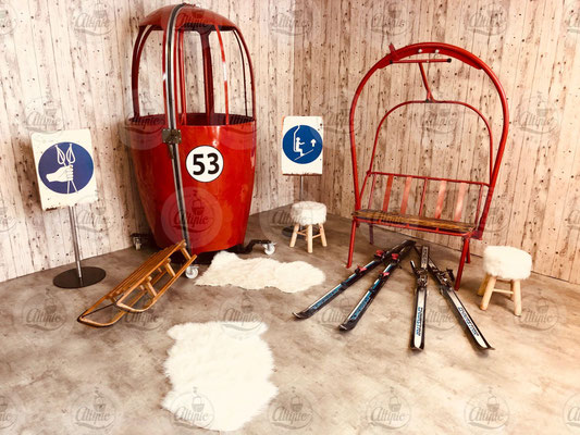 Location Pack Altipic avec télécabine cabine oeuf italienne 2 places rouge + télésiège rond 2 places et accessoires décoration thème ski neige montagne l'hiver