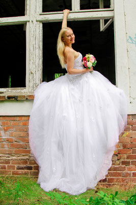 After Wedding Shooting mit Lisa Klingenberg| Teil 2| Hendrikje Richert Fotografie| Neubrandenburg| Lost Place| Natur| Hochzeit| Blumen