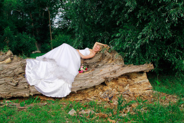 After Wedding Shooting mit Lisa Klingenberg| Teil 2| Hendrikje Richert Fotografie| Neubrandenburg| Lost Place| Natur| Hochzeit| Blumen|See| Tollenesee